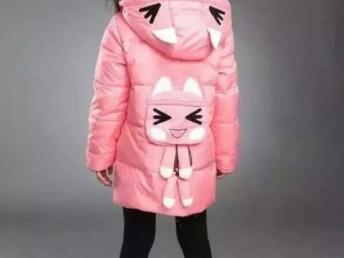 農(nóng)村市場(chǎng)的低成本選擇 北京服裝鞋帽箱包庫(kù)存清倉(cāng)批發(fā)指南